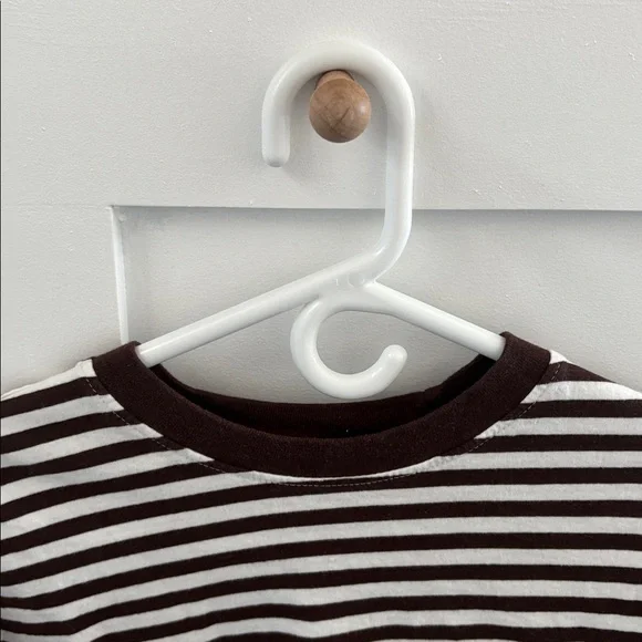 Small Brown and White Garage Fluid Long Sleeve Crewneck - Picture 3 of 5